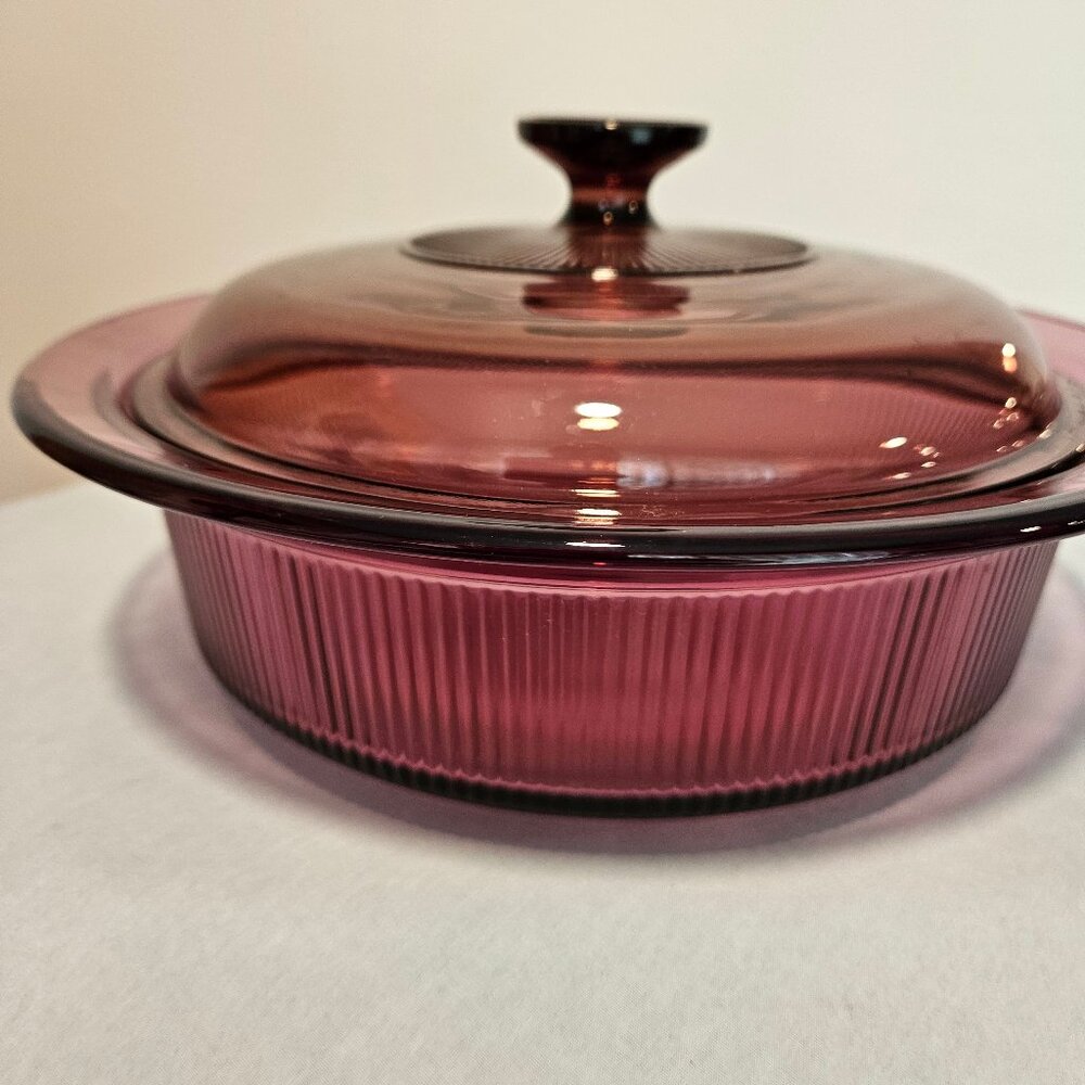 Vintage Pyrex 1.5 Liter Cranberry Corning Ware Visions  Bowl with Lid